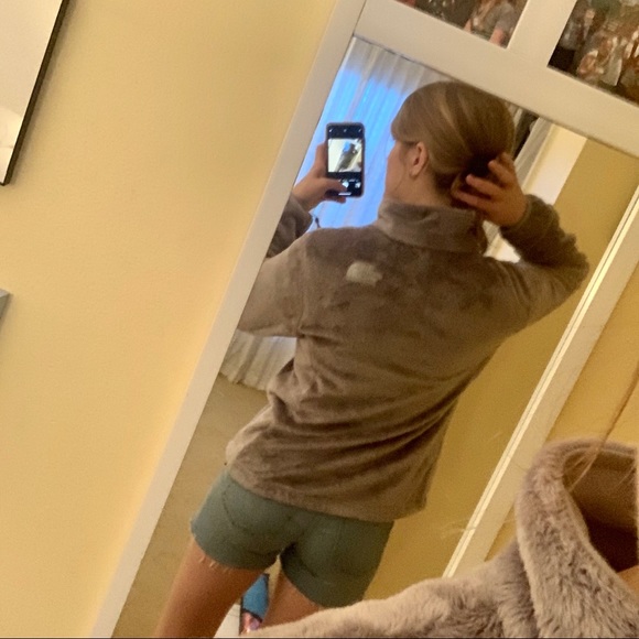 North Face Fuzzy Jacket - Picture 6 of 6